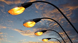 Эксперты ОНФ: Использование энергосберегающих ламп для уличного освещения позволит сэкономить России 120 млрд руб. в год